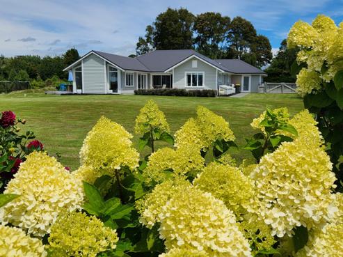 1199 Egmont Road, Egmont Village