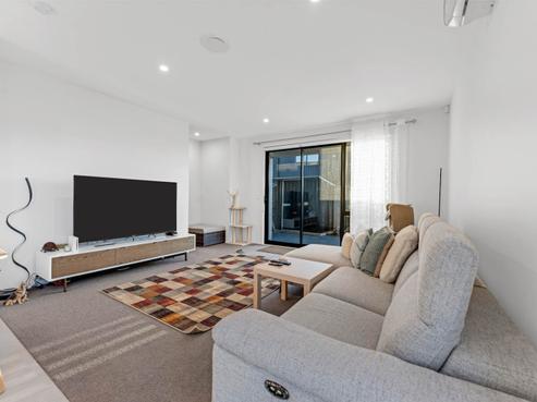 16 Magnetite Lane, Flat Bush