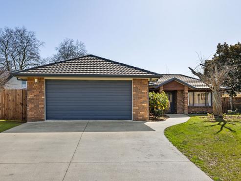 9 Christy Brown Place, Leamington