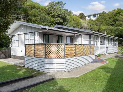 6 Jay Street, Paparangi