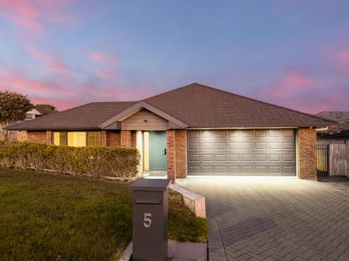 5 Paparoa Crescent, Aotea