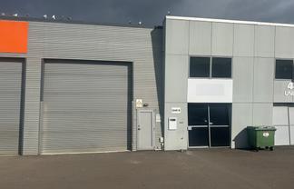 Road front industrial Unit