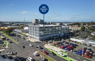 PREMIUM FOURTH FLOOR OFFICE WITH VIEWS
