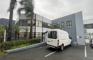 Versatile Office in the Heart of Manukau