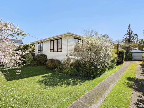 16 Enderby Drive, Te Atatu Peninsula