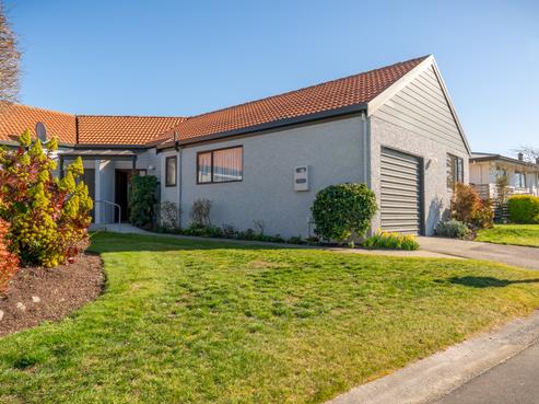 2 Grange Close, Marchwiel