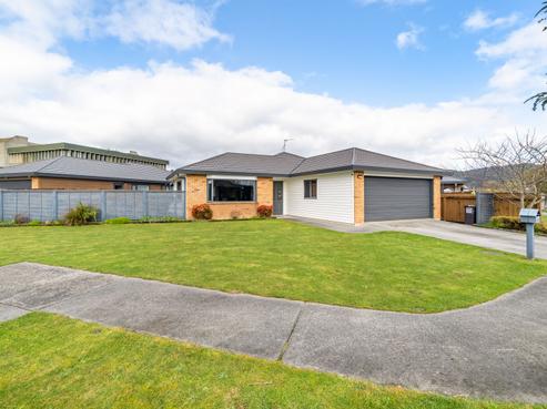 13 Talbot Grove, Trentham