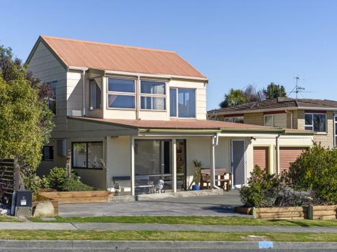 8 Newall Avenue, Stoke