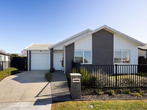 13 Temepara Drive, Temple View