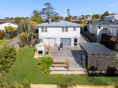 31 Bodi Place, Te Atatu South