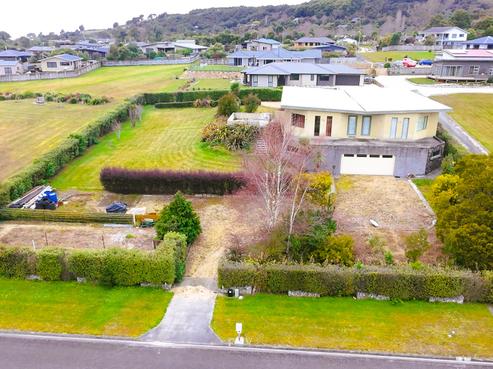 33 Ruataniwha Drive, Collingwood