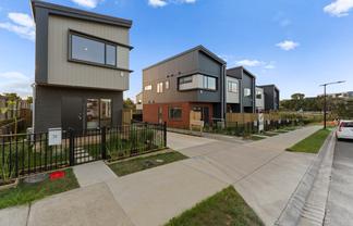 24 Johns Creek Crescent, Silverdale