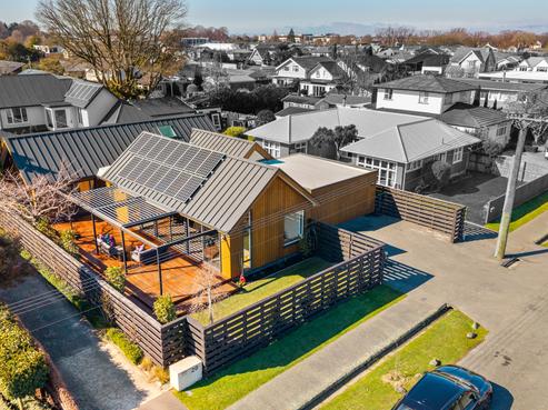 18 Alpha Avenue, Strowan