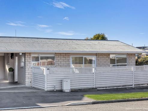 2/13 Avenue Road, West End