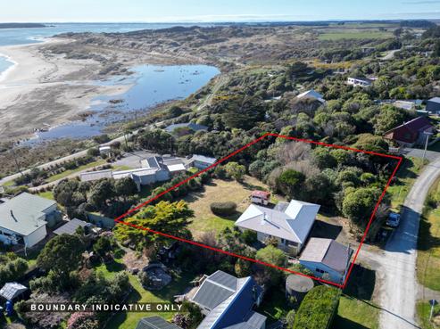 24 Whalers Crescent, Bluff