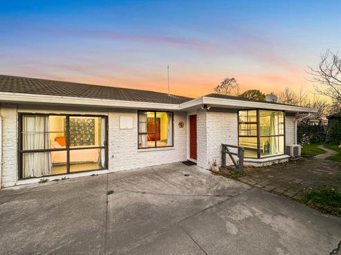 2/37 Karnak Crescent, Russley