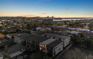 7/16 Williamson Avenue, Belmont