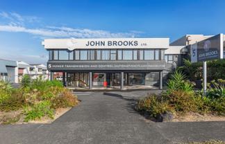 Road front industrial unit – 542sqm