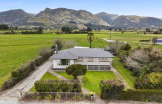 208 Abel Tasman Drive, Takaka