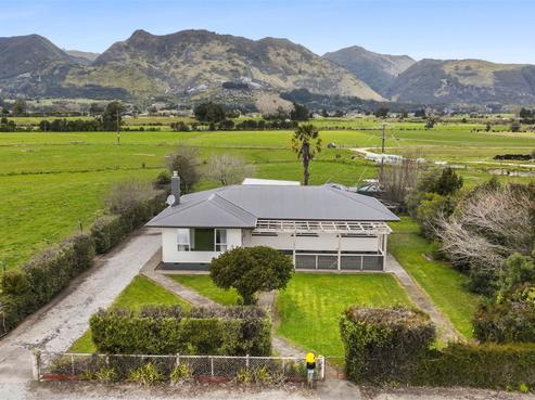 208 Abel Tasman Drive, Takaka
