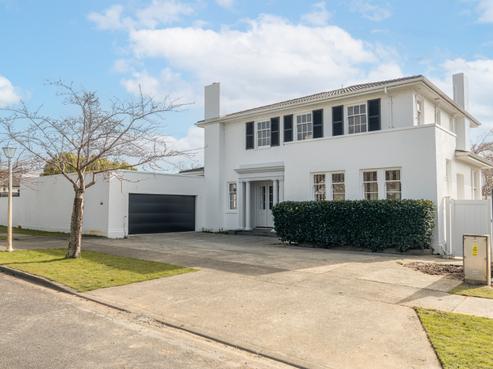 16 Wellesley Avenue, Avenal