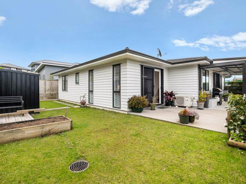 13 Kuku Avenue, Red Beach
