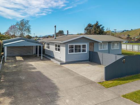2 Martin Avenue, Wakefield