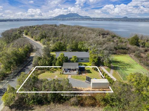 8 Parawera Drive, Acacia Bay