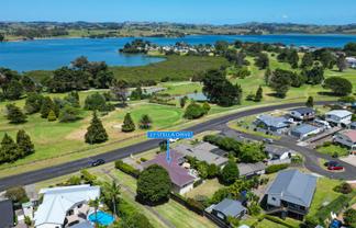 27 Stella Drive, Clarks Beach