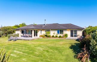 82 Daniel Parade, Mangawhai