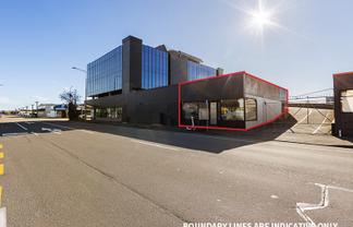 High Quality GF Studio Office / Retail Space