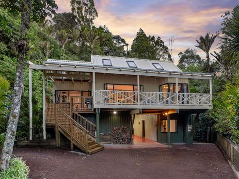 576C South Titirangi Road, Titirangi