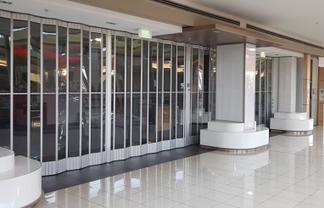 Top Shops on First Floor in The Mall 