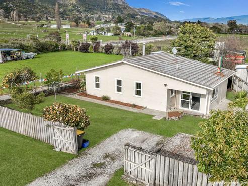 5 Selwyn Street, Pohara