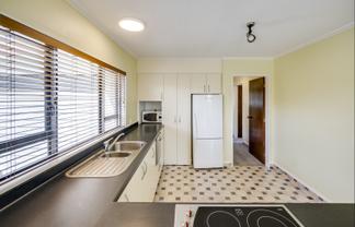 2/52 Avondale Road, Taradale