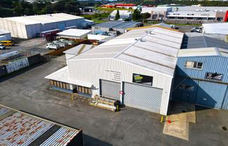 Clear Span Warehouse with Gantry Crane