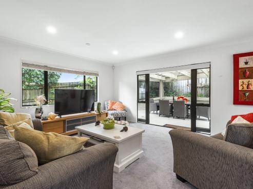 8B Bundoran Way, Pinehill
