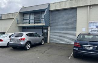 Central Otahuhu industrial space – ideal for trade