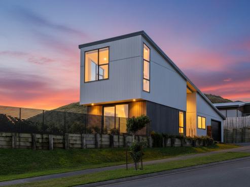 81 Cedarwood Street, Woodridge