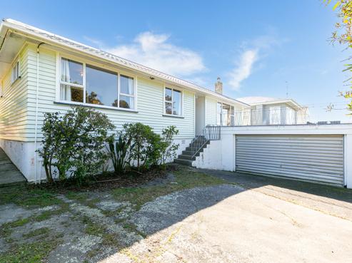 347 Main Road, Tawa