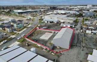 Industrial unit with large secure yard