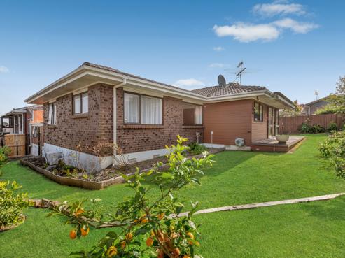 2/126 Botany Road, Botany Downs