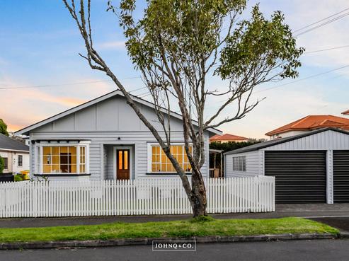 1/137 Abbotts Way, Remuera