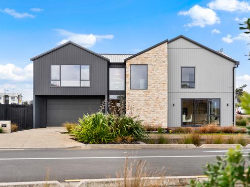 2 Seagreen Avenue, Rosehill