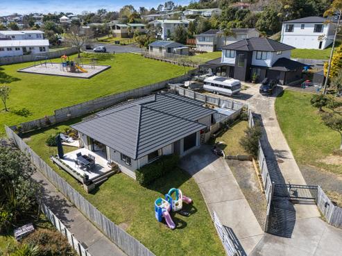 9 Saint Julia Court, Helensville