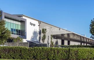 Large Scale Warehouse | Yard, Canopy & 83 Parks