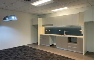 Modern & bright office space