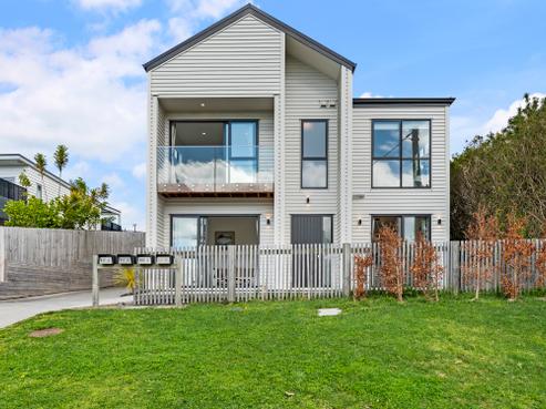 562A Beach Road, Rothesay Bay