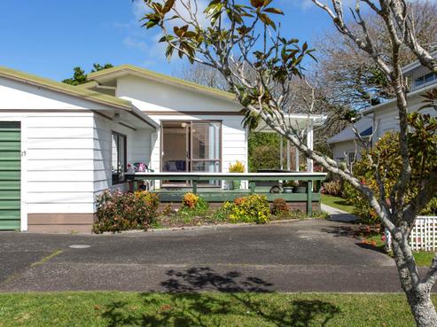 15 Karaka Street, Helensville