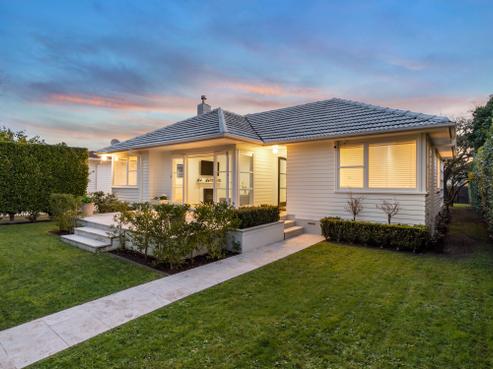 12 Crocombe Crescent, Beach Haven